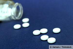 How much is a fatal overdose of Tylenol?.