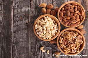 nuts for healthy diet