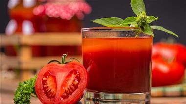 jugo de tomate para la presion arterial
