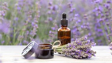 Lavender Oil Vs. Hair Growth Pharmaceutical: Which One Won?