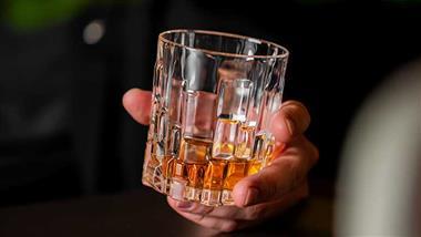 single alcoholic drink day raises risk 10 cancers