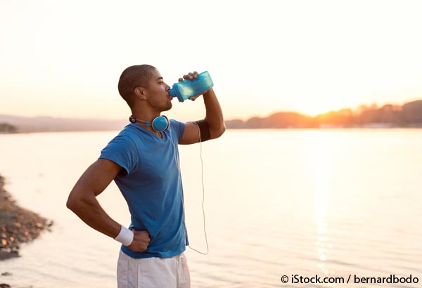 water outperforms sport drinks