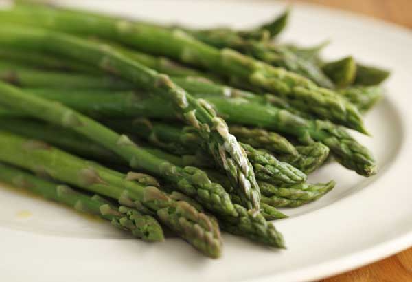 what causes asparagus pee
