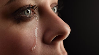 Плачущая женщина