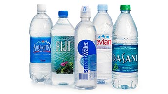 Пластиковая бутылка с водой