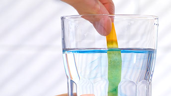 Test des pH-Wertes von Wasser